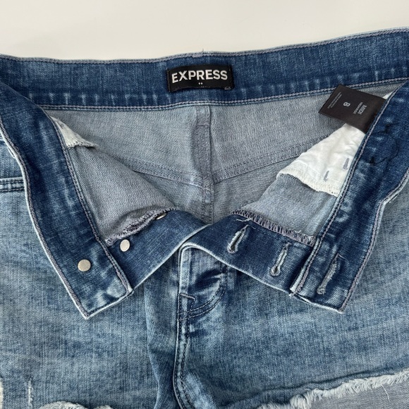 Express Midi High Rise Short - Picture 3 of 4